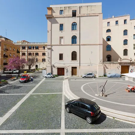 Piazza Fratti Frühstückspension 3*