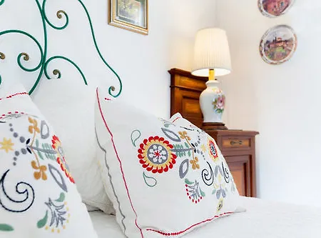 Bed & Breakfast Piazza Fratti 3*