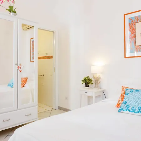 Piazza Fratti Bed & Breakfast 3*