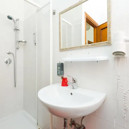 Piazza Fratti Bed & Breakfast