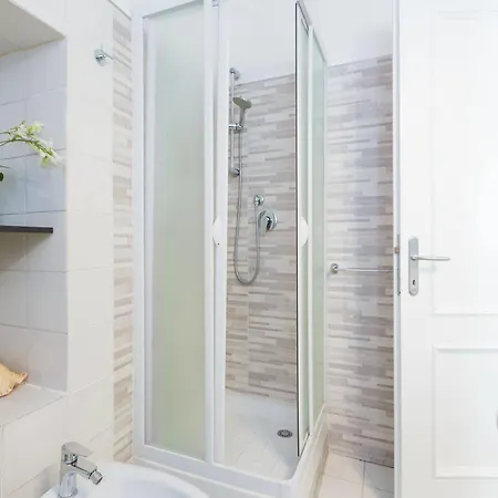 Bed & Breakfast Piazza Fratti 3*