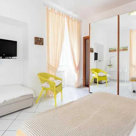 Piazza Fratti Bed & Breakfast 3*