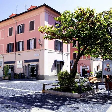 ベッド・アンド・ブレックファスト Piazza Fratti 3*