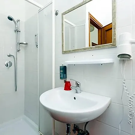 Piazza Fratti Bed & Breakfast