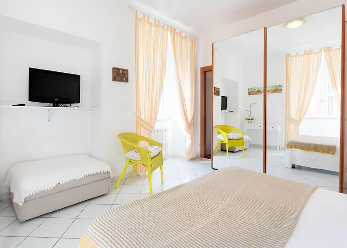 Piazza Fratti 3* Civitavecchia