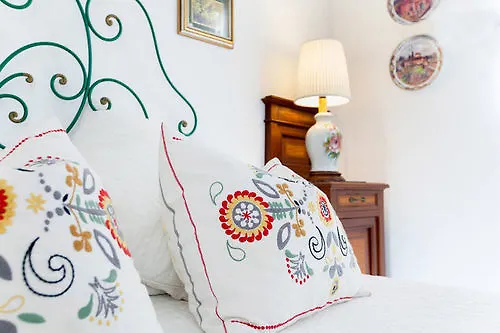 Bed & Breakfast Piazza Fratti 3*